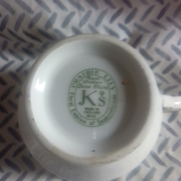 1 set tea cup with and saucers - Picture 4 of 4